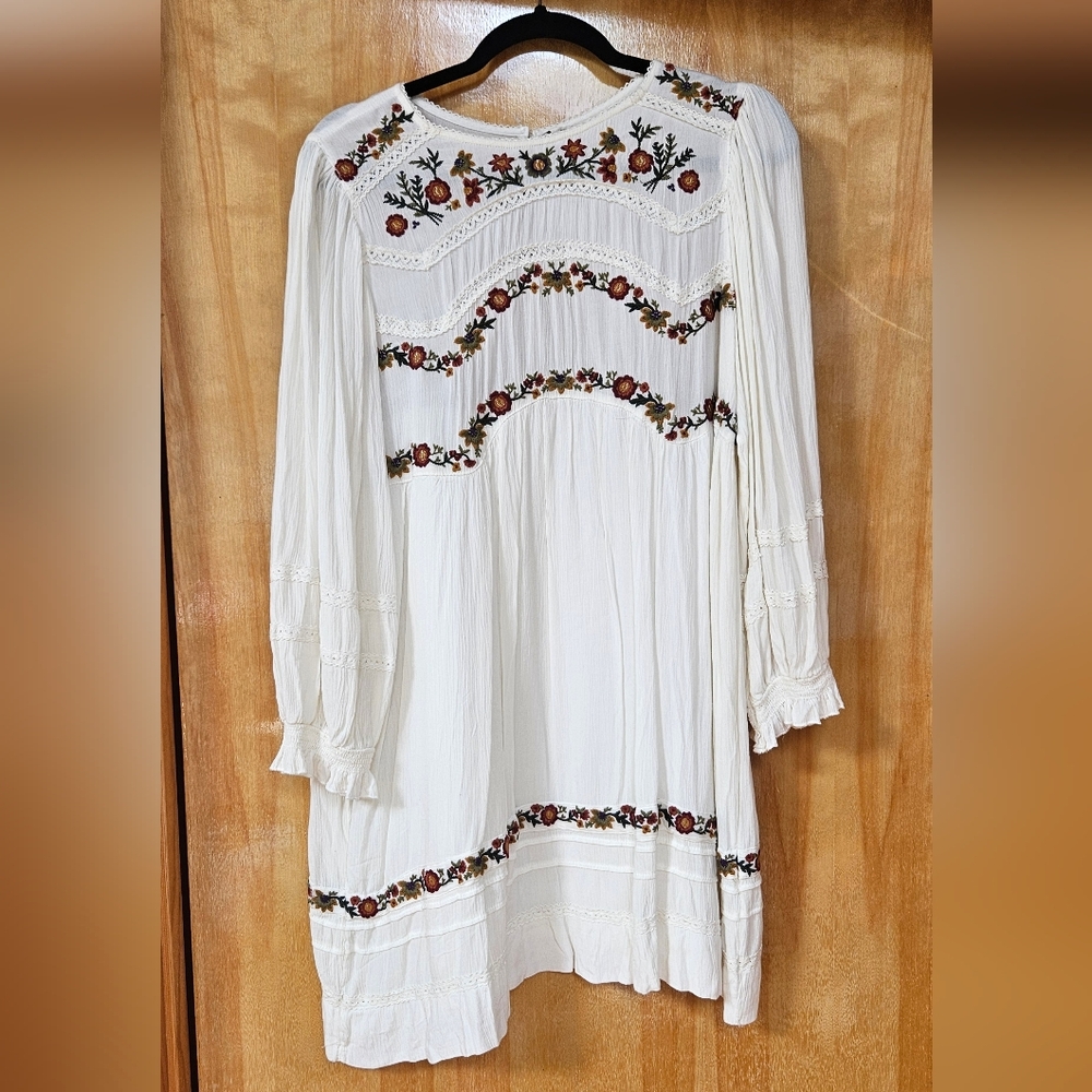 NWT Free People Ivory Floral Embroidered Tunic